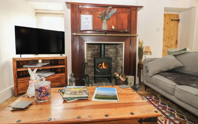 Eastend Cottage