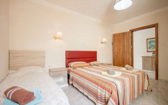 Pool and Sea, Penthouse Merill Apart 7