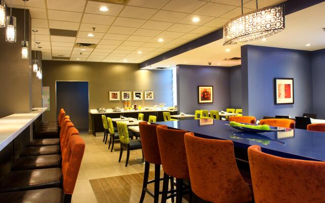 Holiday Inn Hotel & Suites Mississauga by IHG
