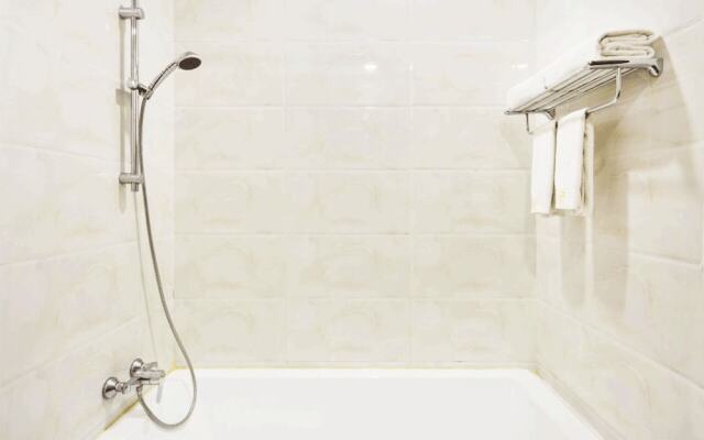8008 Hotel