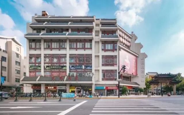 Sushi Light Luxury Hotel