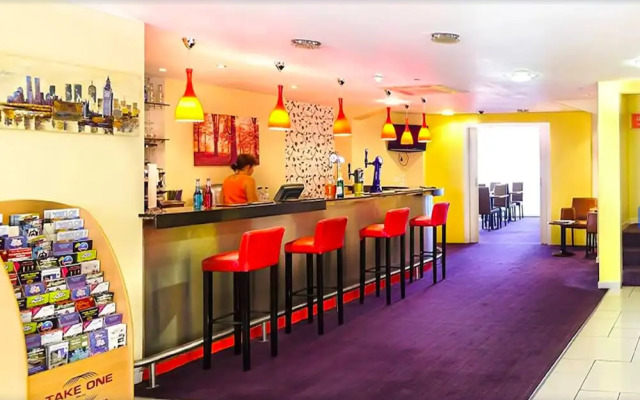 Luton Hotel
