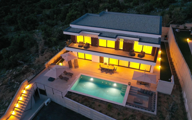 Luxury Villa del Sol