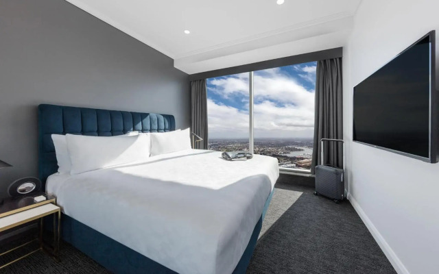 Meriton Suites World Tower