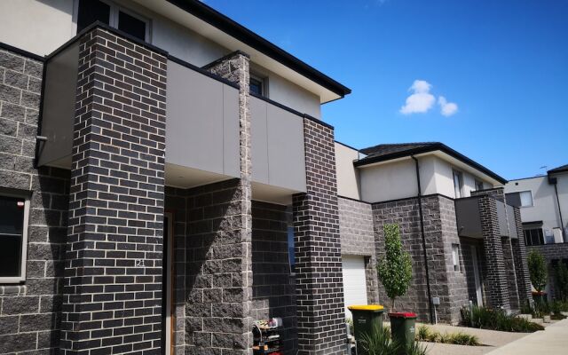 Bundoora Townhouse