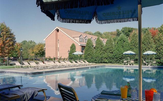 Avon Old Farms Hotel