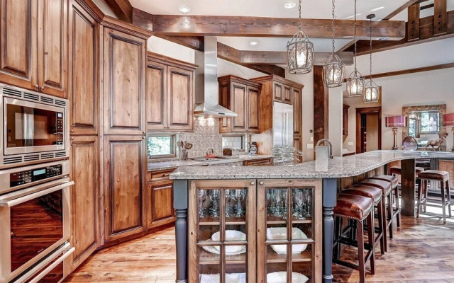 Breck_rocky_mtn_lodge