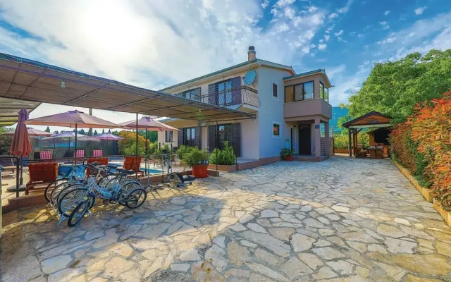 Mediterranean Stylish Villa With Pool in Kastel Stari