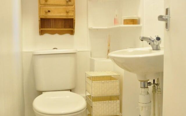 1 Bedroom Apartment Near Old Street Station
