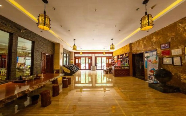 Maitreya Sanlong Hotel (Huquan Hot Spring Ecological Park Honghe Water Town Branch)