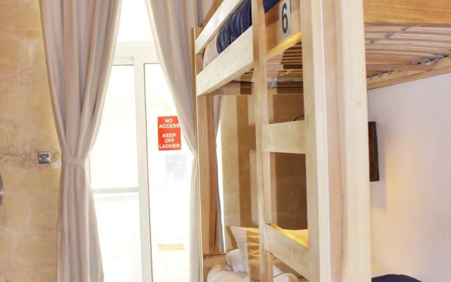 Two Pillows Boutique Hostel
