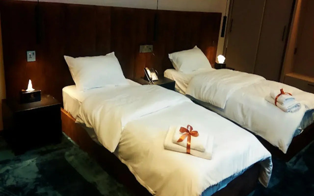 Dragon Hotel