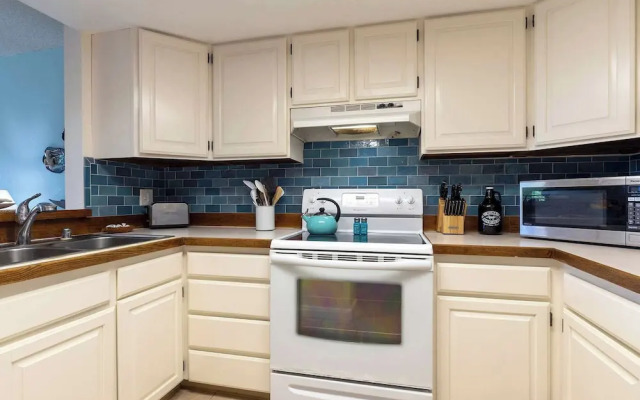 Plumeria Hale Enjoy On-site Amenities Galore!