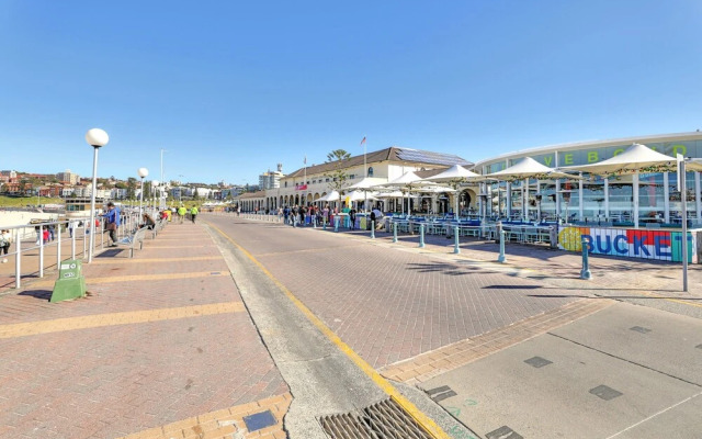 4 BR Apartment Short Walk to Bondi Beach