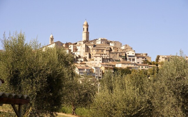 Charming 2-bed Apartment in Petritoli