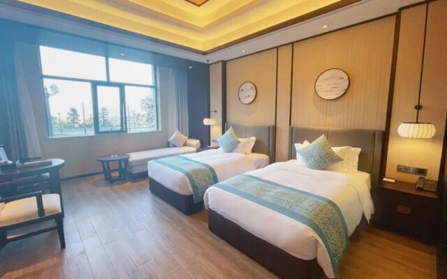 Ramada by Wyndham Xianning Xishan Mountain