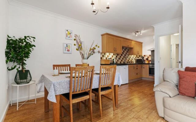 St Helens Apartment 2 - Short Walk to Beach