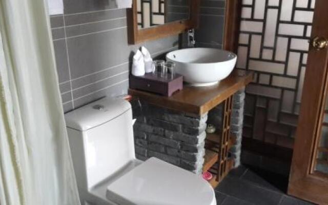 Lijiang Xianshe House