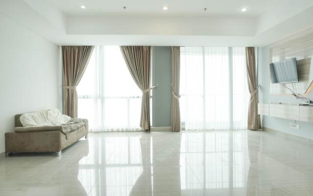 Spacious And Nice 2Br At Hillcrest House Apartment