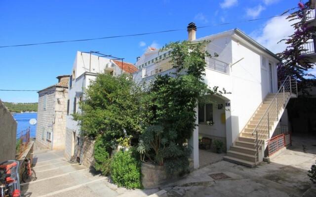 Zoki - Great Location Close to the sea - A2 Plavi