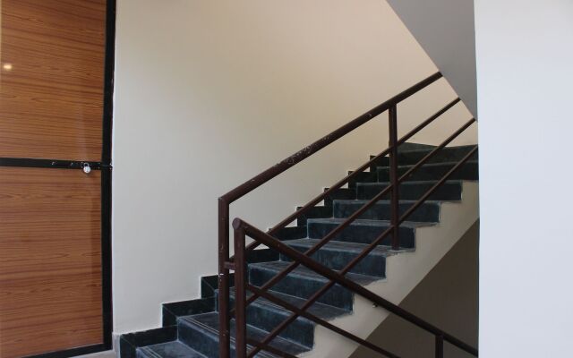 OYO 8065 Accovah Map5 Inn