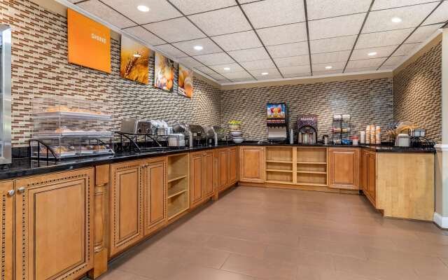 Comfort Inn & Suites Athens North