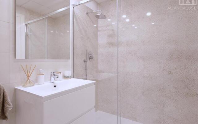Contemporary apartment 8 min to Puerto Banus