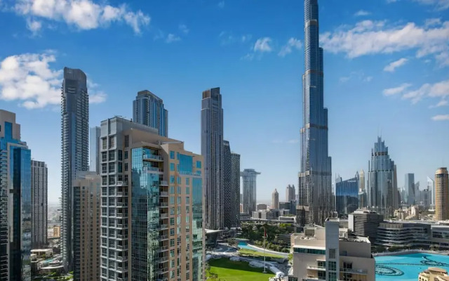 LUX The Burj Khalifa Fountain View Suite 3