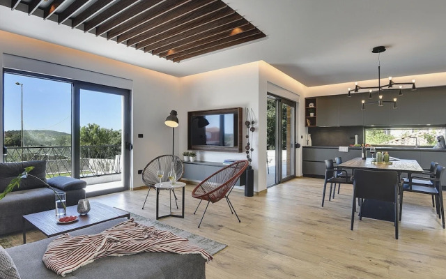 Modern Villa With Private Swimming Pool