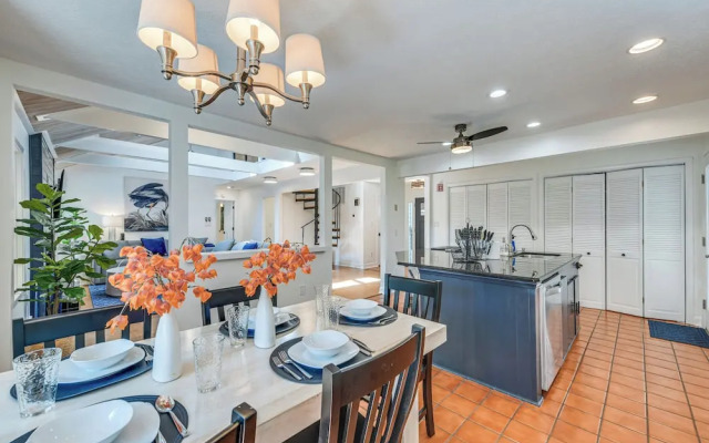 Waterfront Urbanna Home w/ Private Dock & Pool