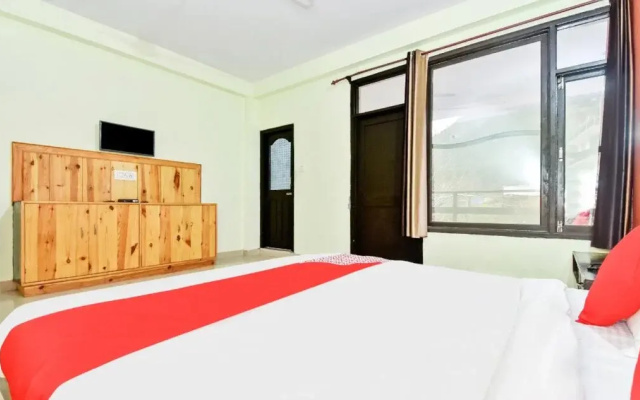 The Woodward Two By Oyo Room