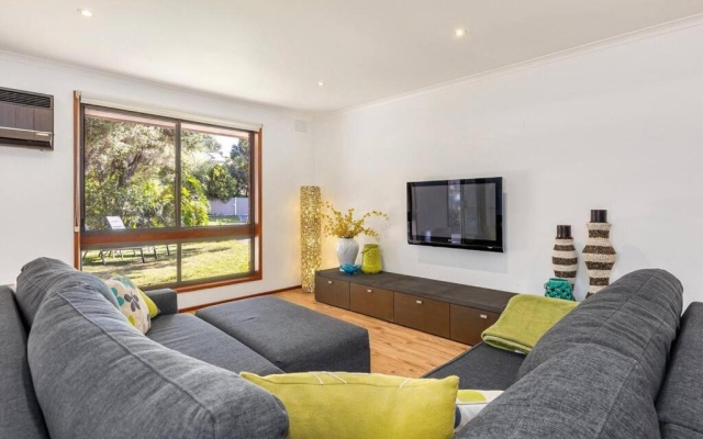 Casa Bella - perfect for families, only 700m to front beach – Guest Rooms – Melbourne