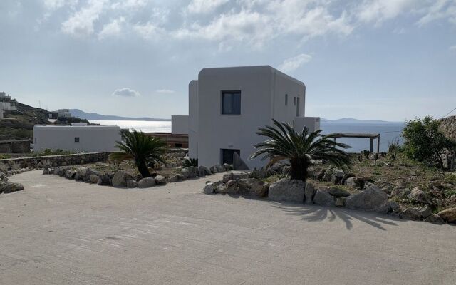 Nikoi Villas