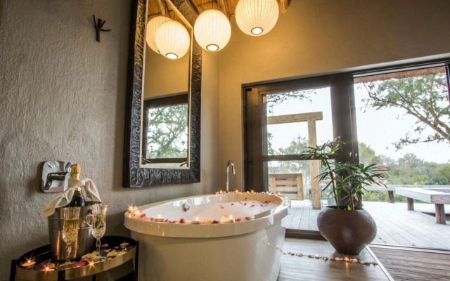Simbambili Game Lodge