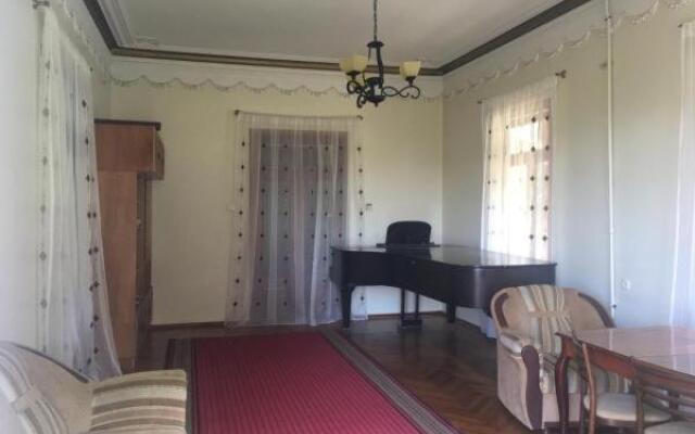 Batumi Kalandadze Ana 57