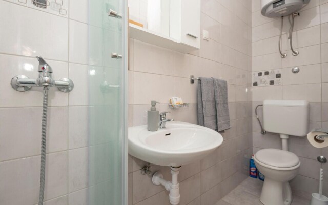 Nice Home in Makarska With Wifi and 3 Bedrooms