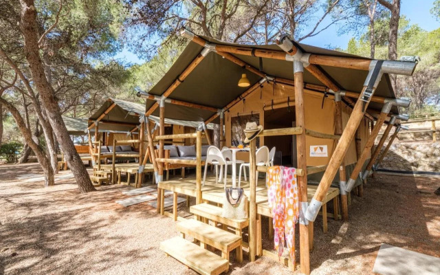 Camping Torre de la Mora