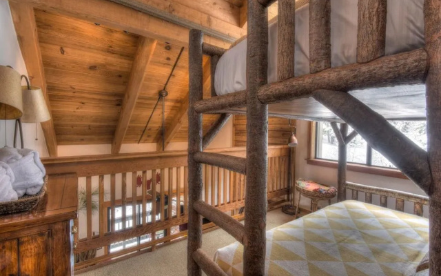 Granlibakken Retreat Near Tahoe Beach!