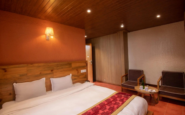 Everest Manla Resort