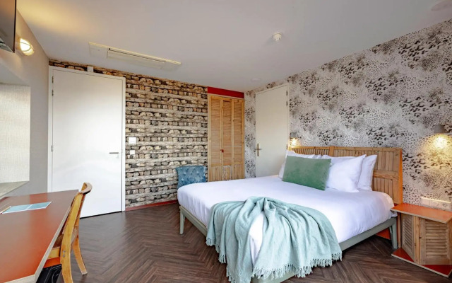 Beachhouse Hotel