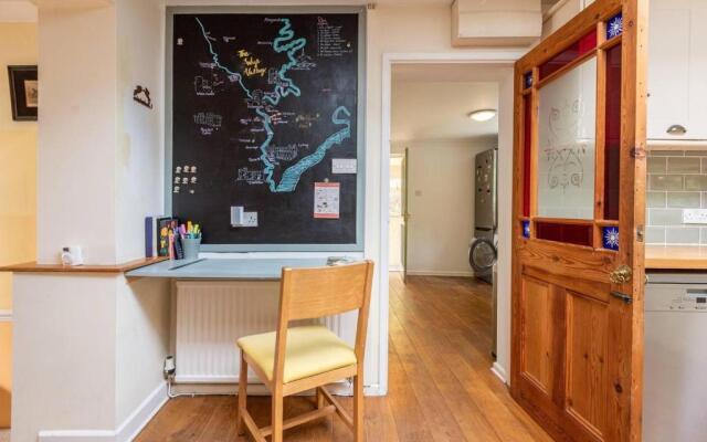 Beautiful 4-bed House in Monmouth