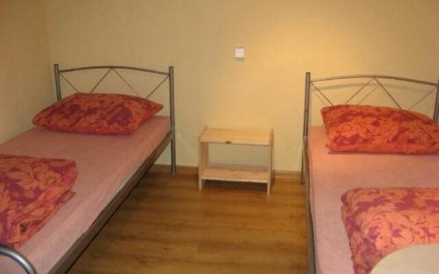 Hostel 365