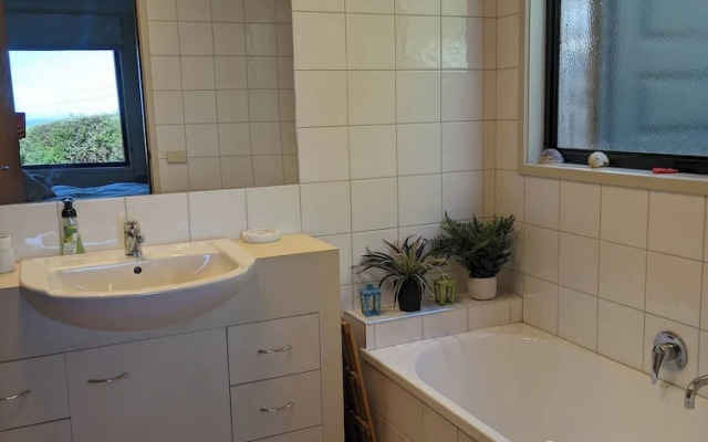 Fairhaven Beach House With Ocean Views and Tranquil Setting