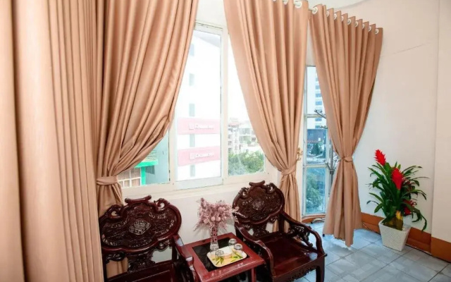 Halong Party Hotel – Balcony – Ha Long