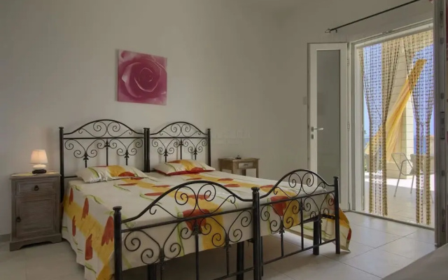 Polo - Relax Front Sea House