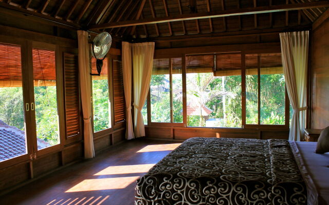 Sari Bamboo Villas