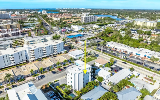 Beach House Residence by Beachside Mgmt