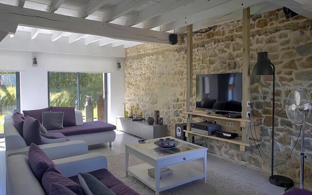 Inviting holiday home in Gourdon with terrace
