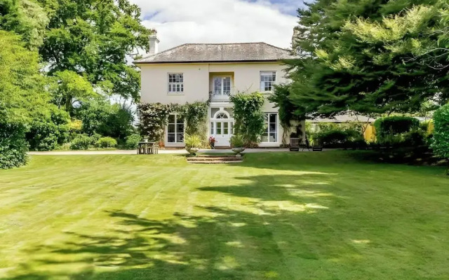 Luxury Georgian Country House With Hot Tub