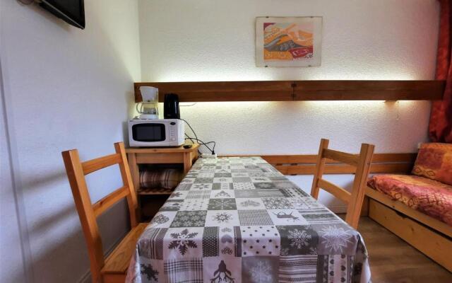 Appartement Les Menuires, 1 pièce, 2 personnes - FR-1-452-216